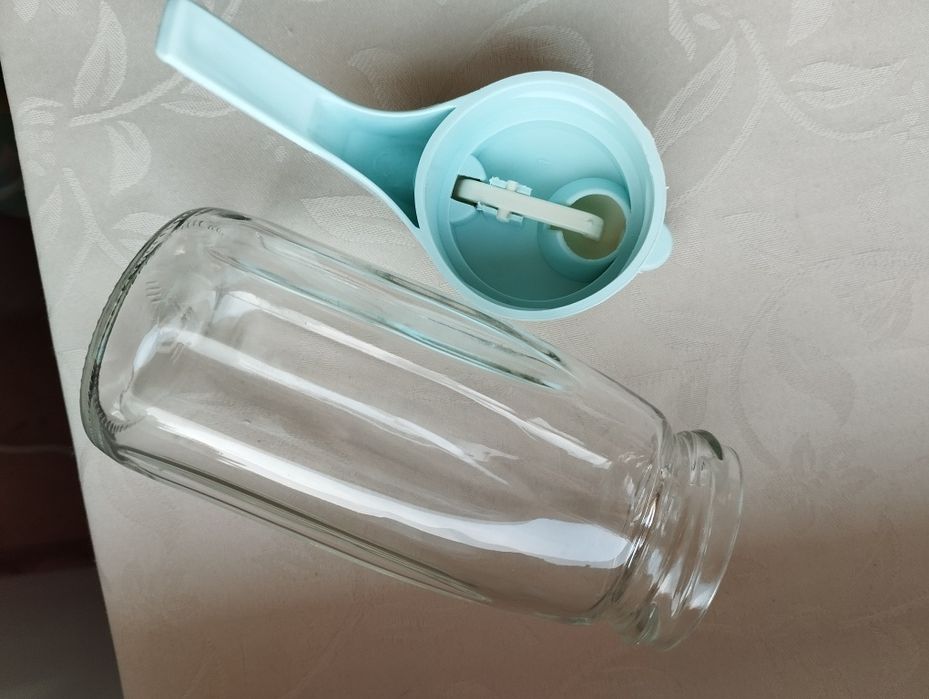 butelka z dozownikiem do oliwy z oliwek lub octu