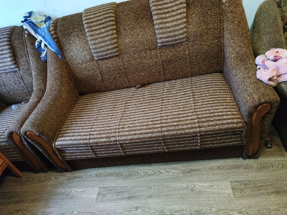 Продам мебель кухня, стінка, діван, крісла, холодільник