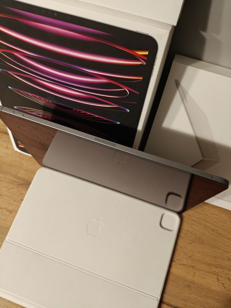 Zestaw iPad Pro 12,9" (6gen.) 512Gb Cellular + Magic Kaybord + Pencil