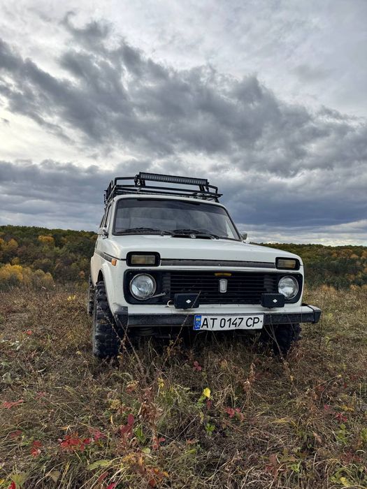 Продам ниву 2121