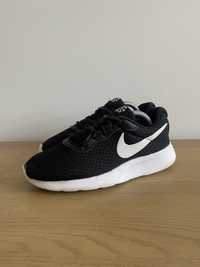 Nike Tanjun Black