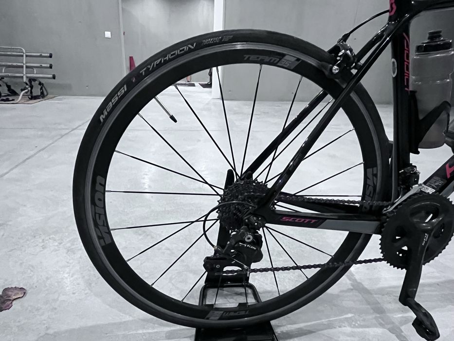 Bicicleta estrada SCOTT ADDICT 20 2018