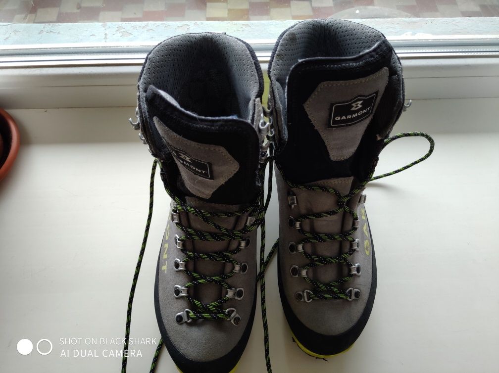 Продам ботинки Garmont Mountain Guide Pro GTX