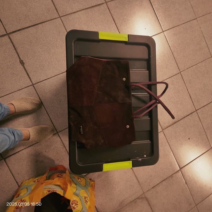 Tenis e malas estado novo