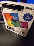 Vintage box Microsoft Office 97 Professional EN dla fanów retro comput