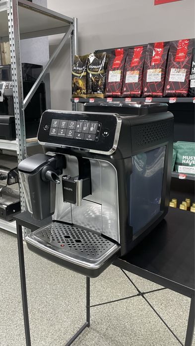 Кофемашина Philips 3200,гарантия -6 месяцев