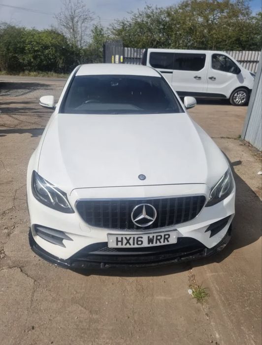 Mercedes e213 2.0d AMG Правий руль