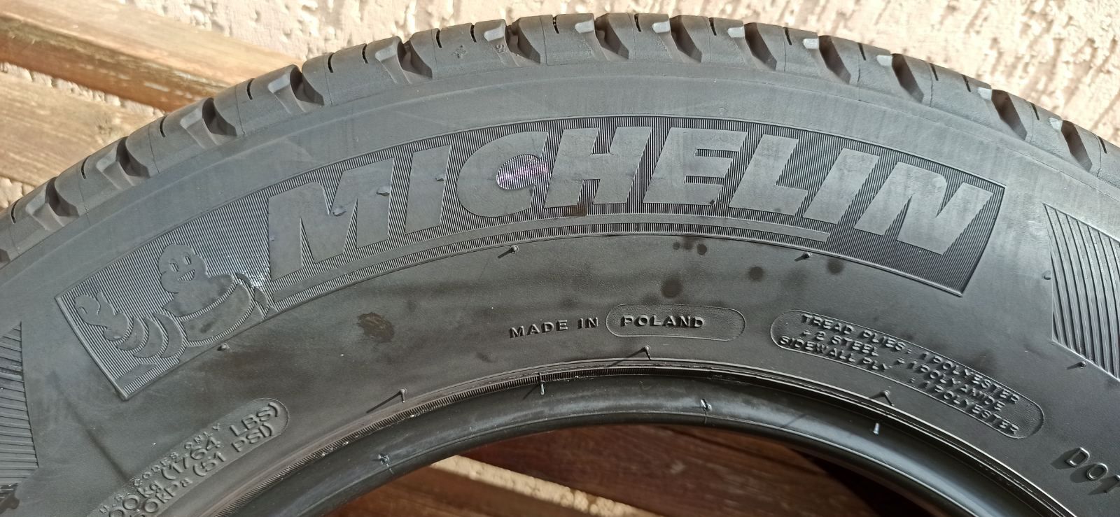 Комплект літніх шин 215 70 16  Michelin