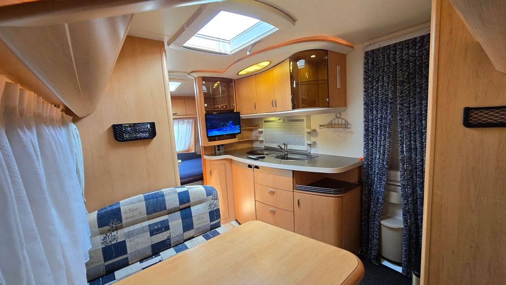 Hobby 440 De  Luxe Na &quot;B&quot; 1200kg  Przyczepa Kempingowa Hobby 440 De Luxe 1200kg Na "B" TV Thule Markiza