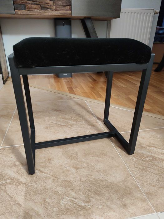 Mała pufka/krzesło