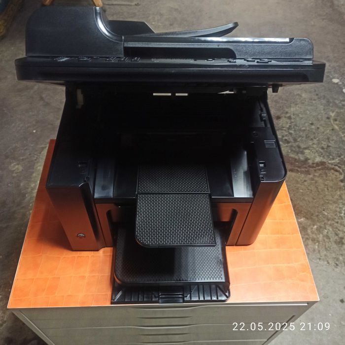 Принтер HP laserjet PRO M1536dnf
