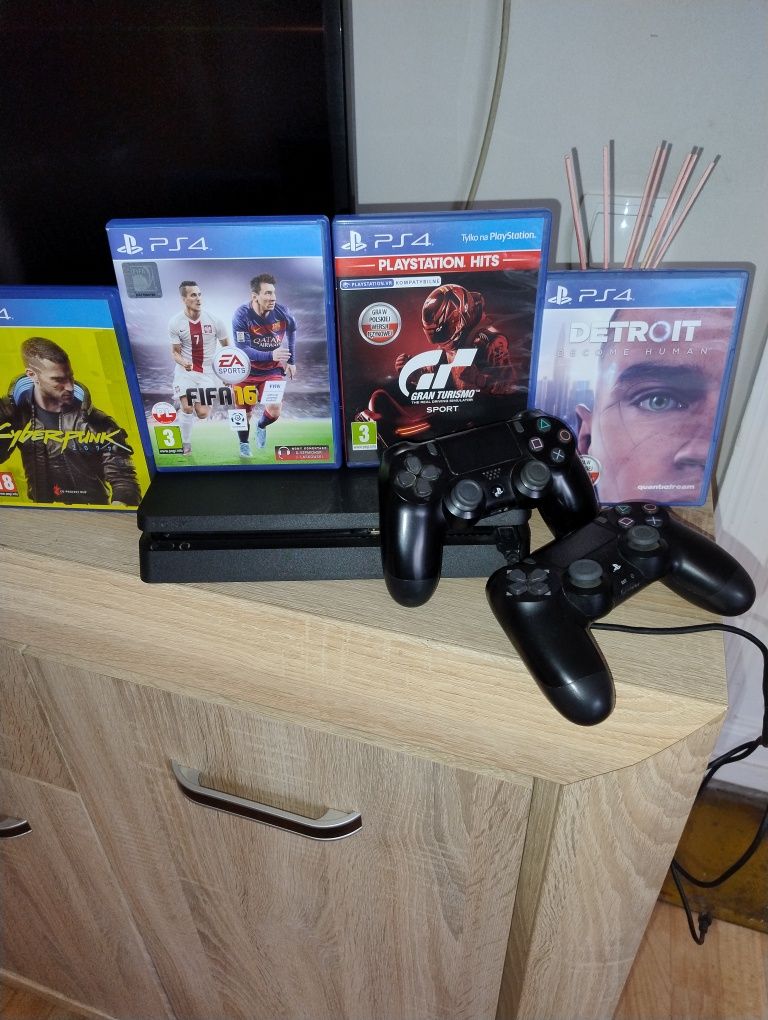 Ps 4  pamięć 1 terabajt