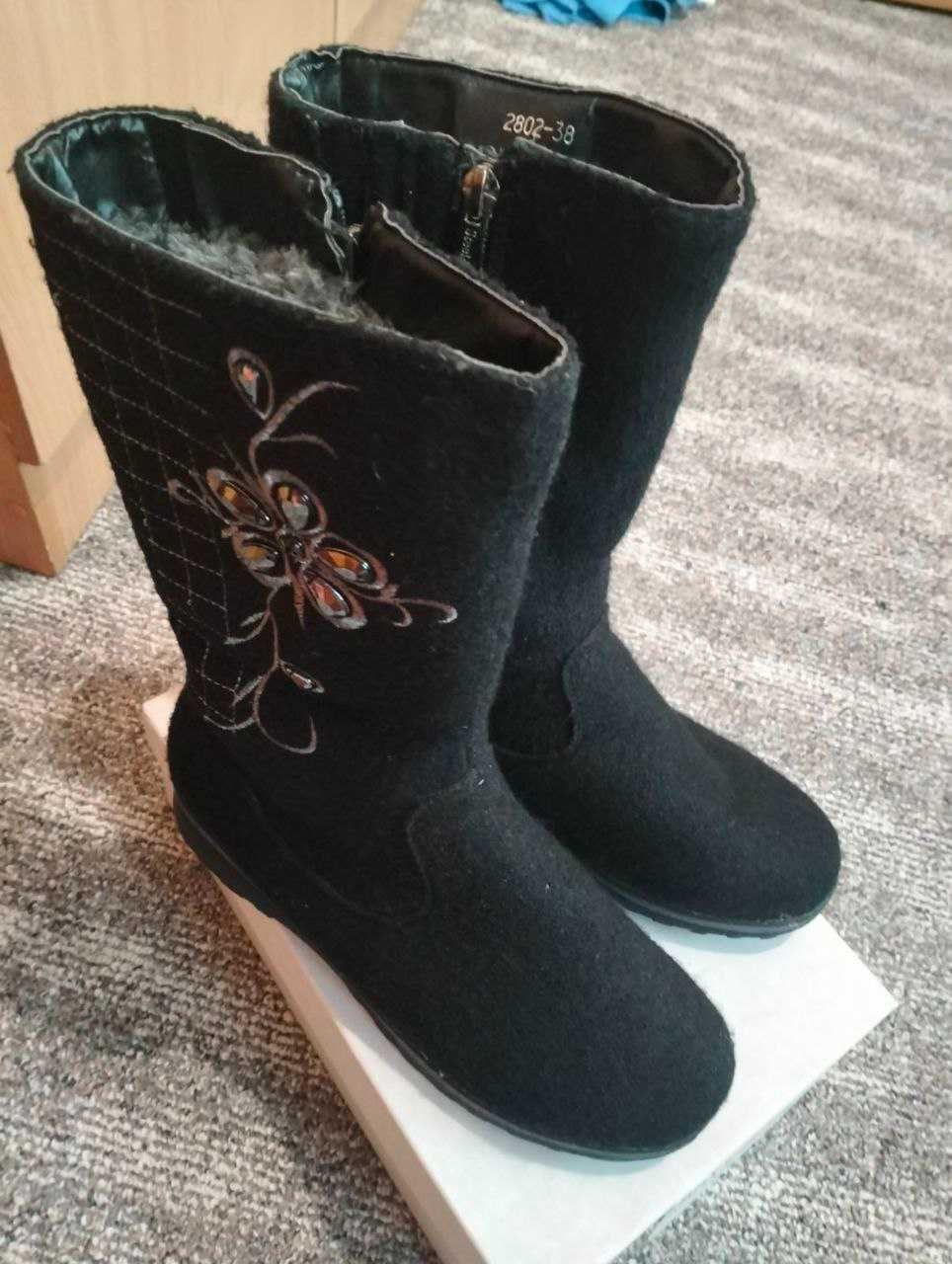 Продам женские зимние сапоги