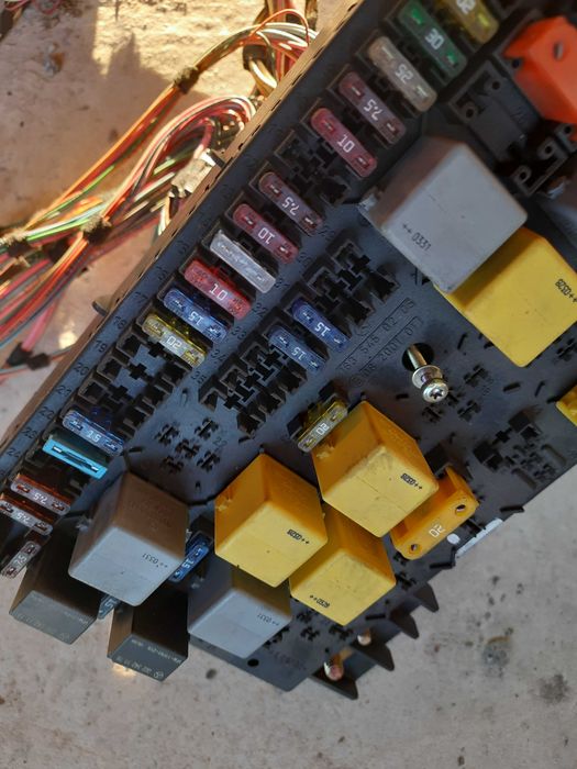 Блок запобіжників Мерседес МЛ w163 ML270 cdi дизель 2003 рік