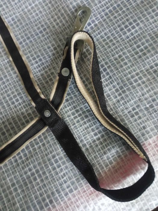 Поводок  с надёжным карабином. Карабины для большой собаки.