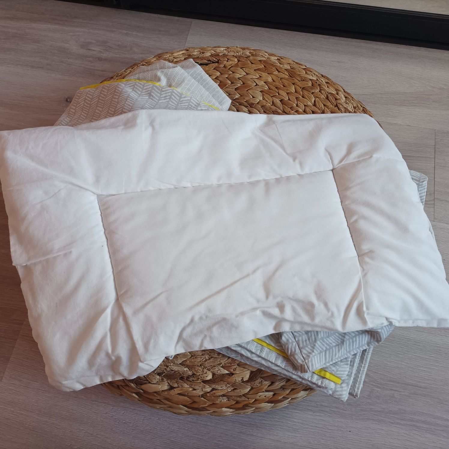 Комплект дитячої постільної білизни Ikea, подушка, рушник, простирадло