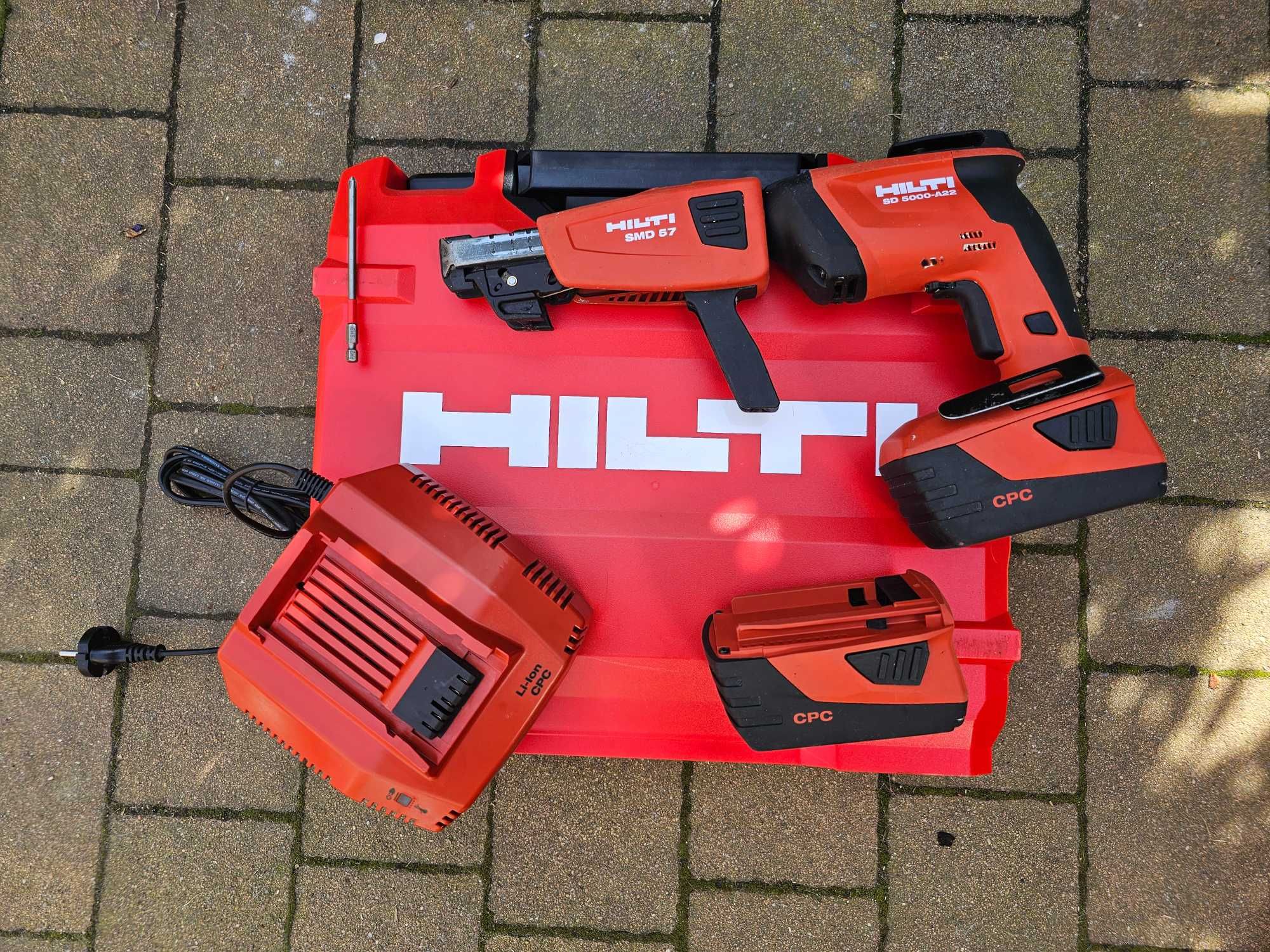 HILTI SD 5000-A22 wkrętarka do płyt G-K z walizka stan BBD faktura