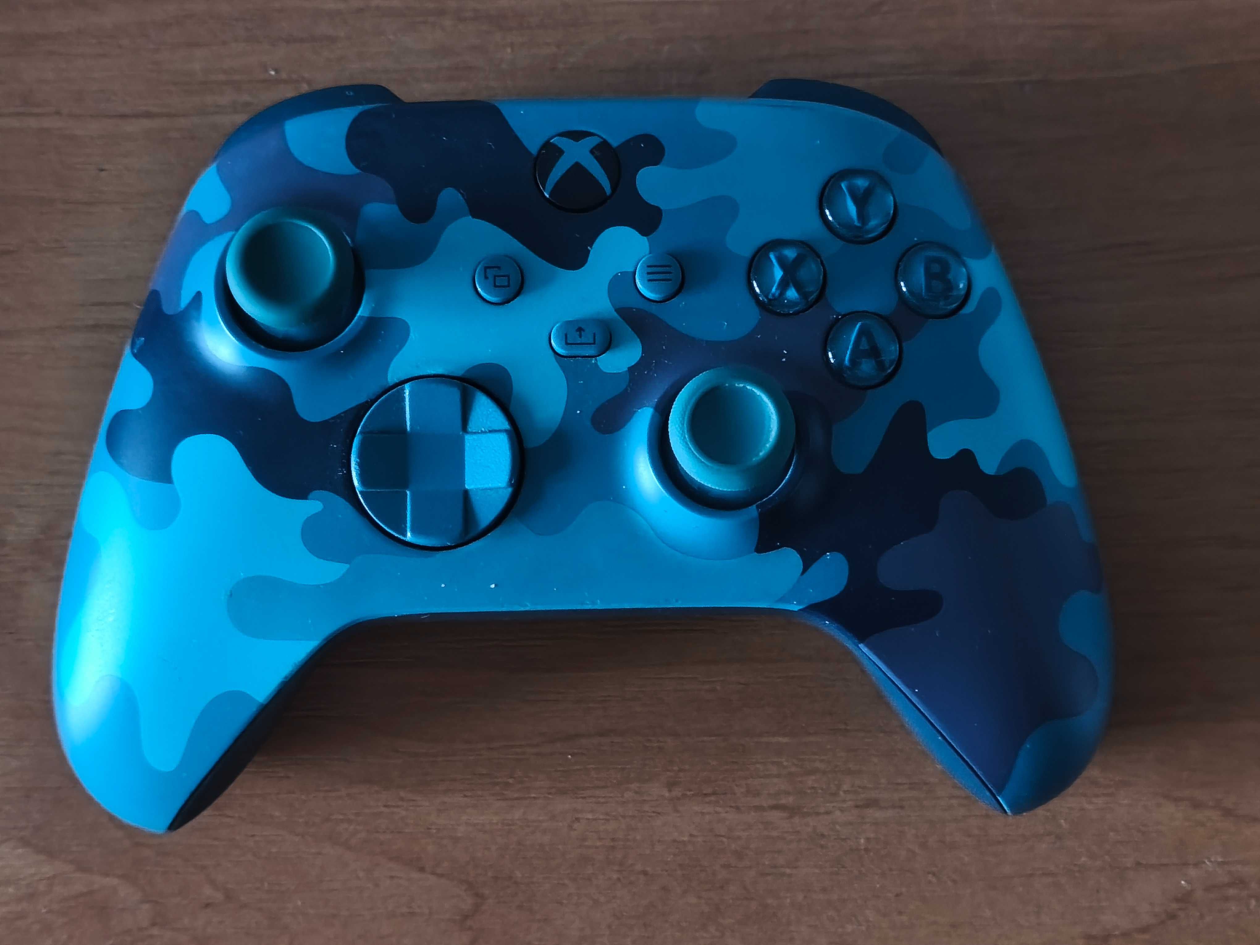 xbox series s + niebieski customowy pad