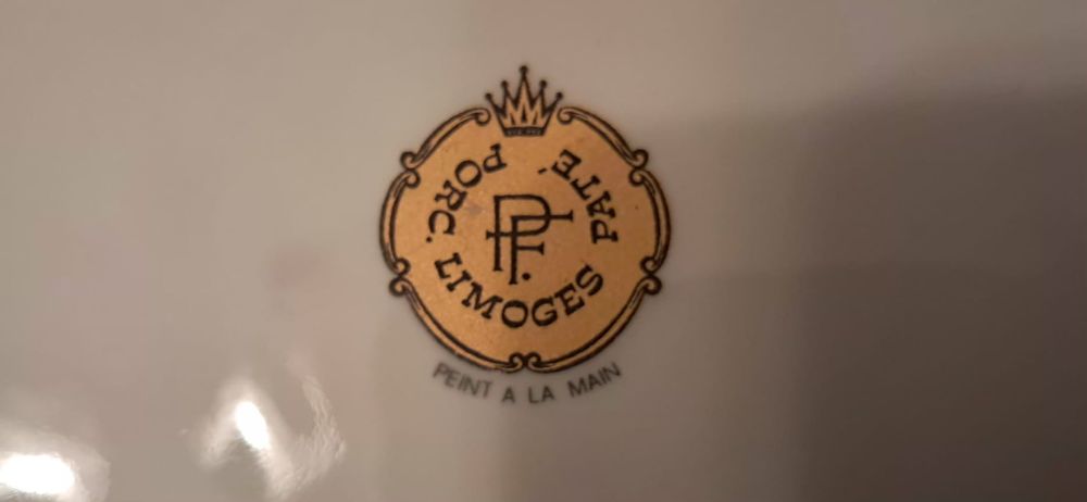 Terrina com prato limoges, pintado à mão.