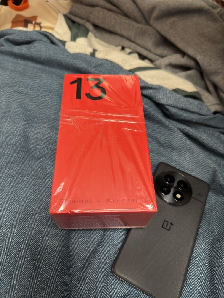OnePlus 13 12/256GB 5G Obsidian Realm Black