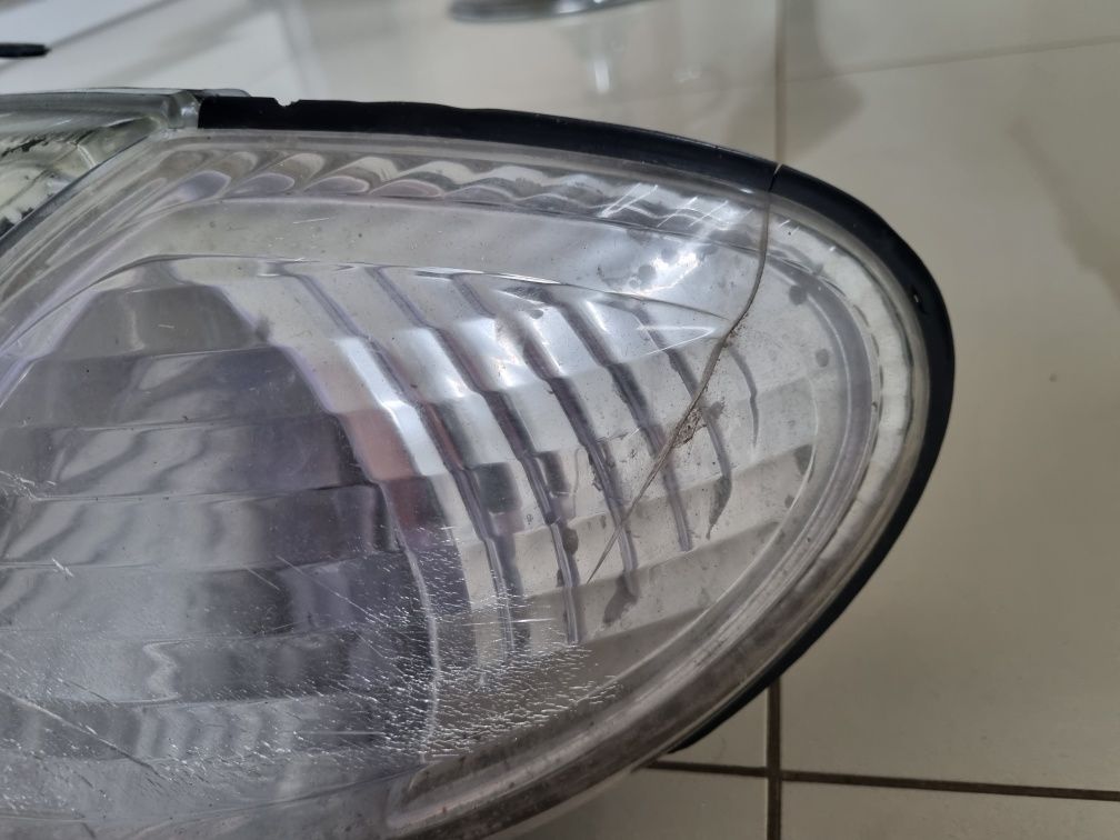 Nissan Almera n16 przed liftem reflektor lampa tył