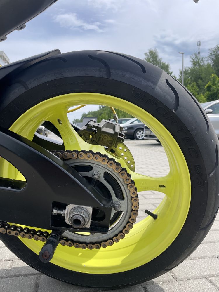 Suzuki GSX-R 600 k7