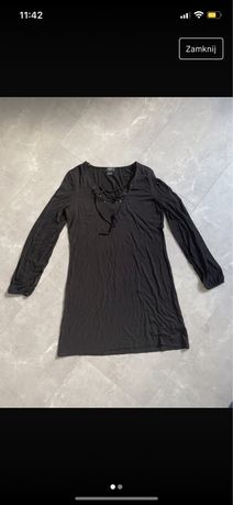 Czarna sukienka na długi rękaw 36