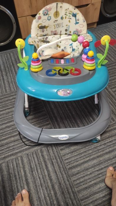 Продам ходунки bambi