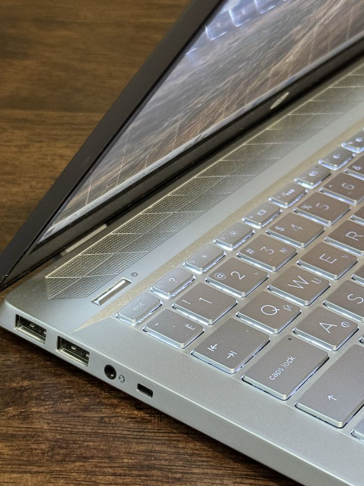 Ноутбук HP Pavilion IPS 14-ce2031ur i3 8th SSD
