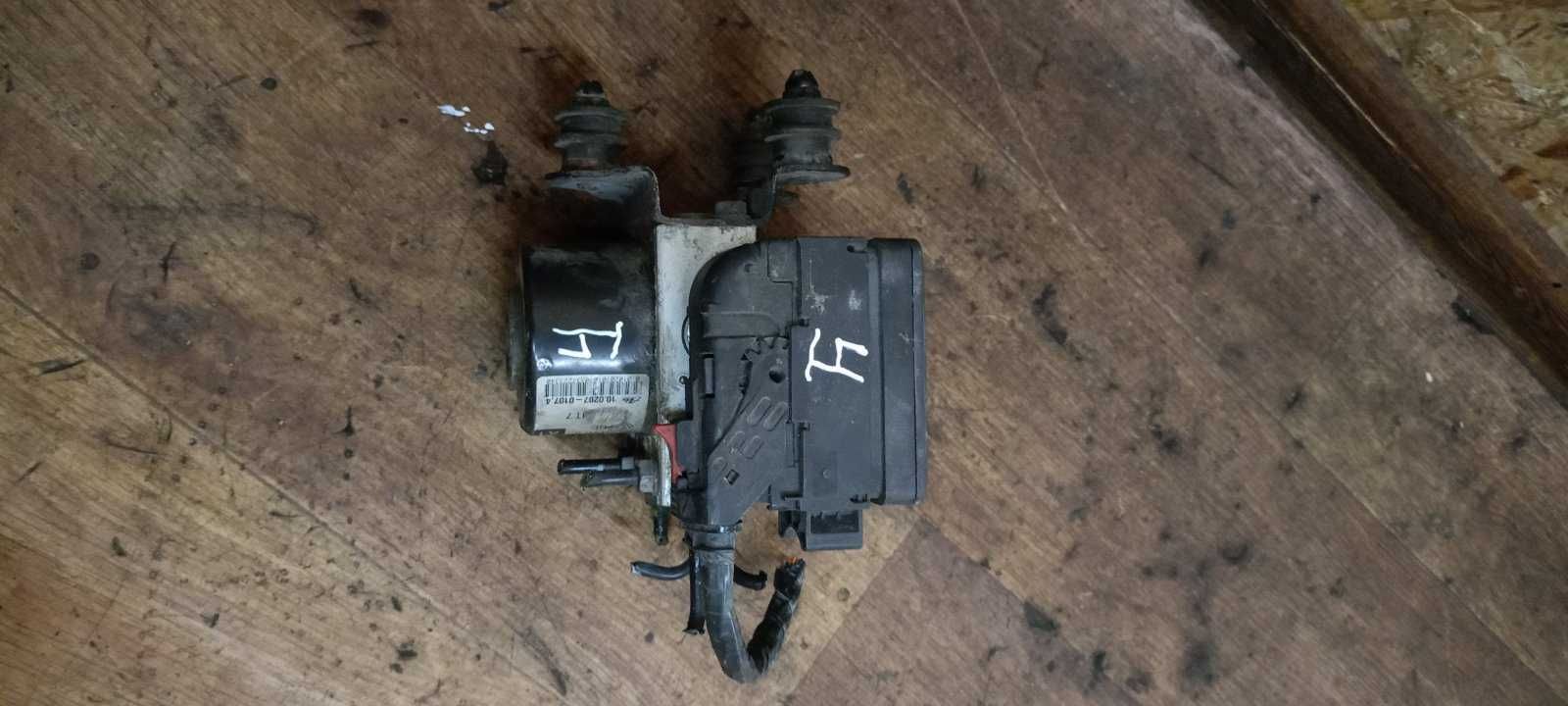 Блок ABS VAG Skoda Octavia Caddy VW b6 golf 5 1K0 614 117 H 1K0907375P