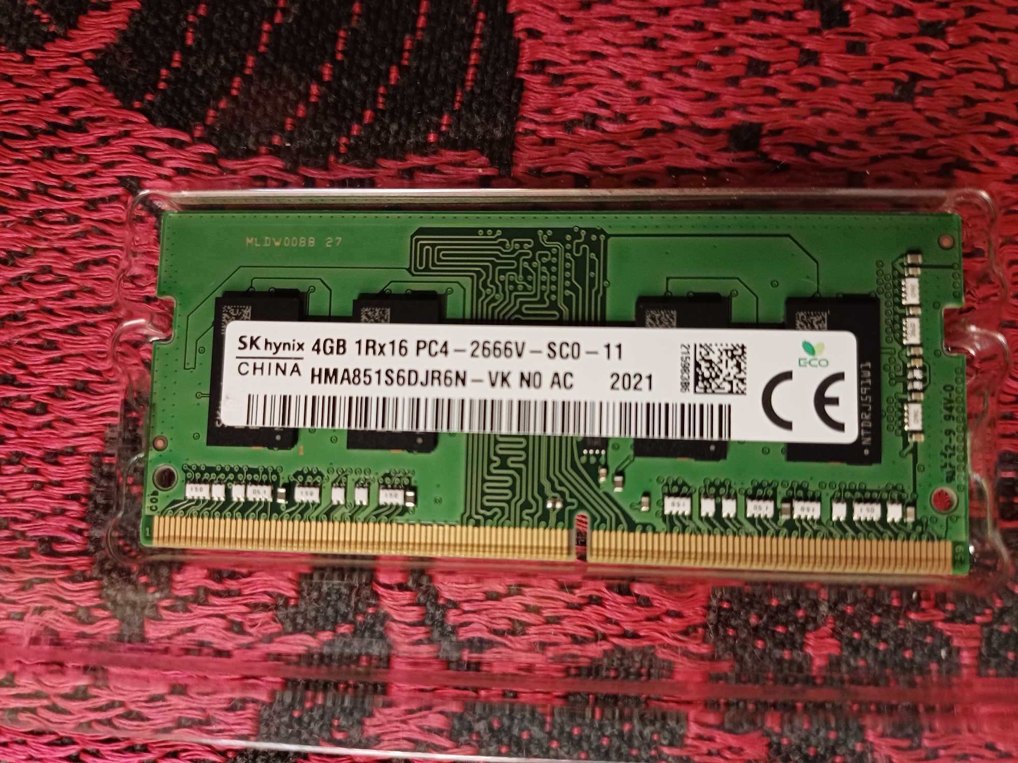 Ноутбук оперативна пам'ять SK hynix 2шт по 4 GB  DDR4 2666