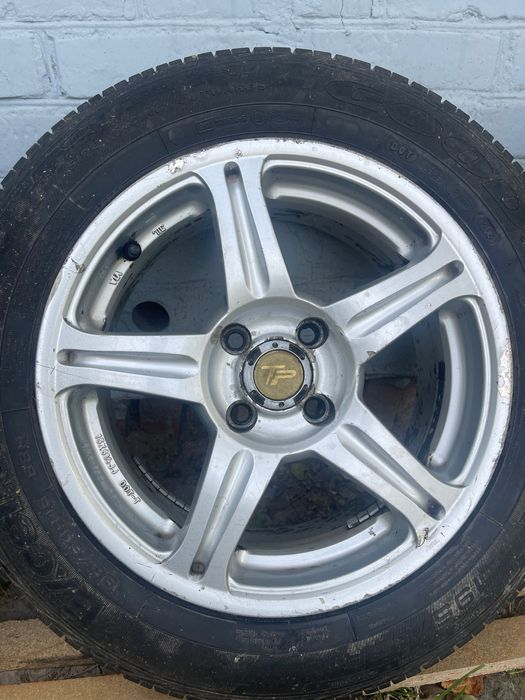 Продам диски R15 4*100 в комплекті з болтами та центраторами