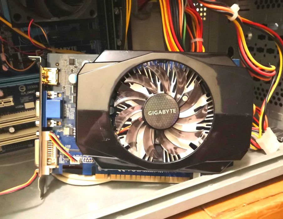 Компьютер + Монитор "20/ SSD 256Gb/ ОЗУ 8Gb/ GeForce GT 440/ AMD 64x2