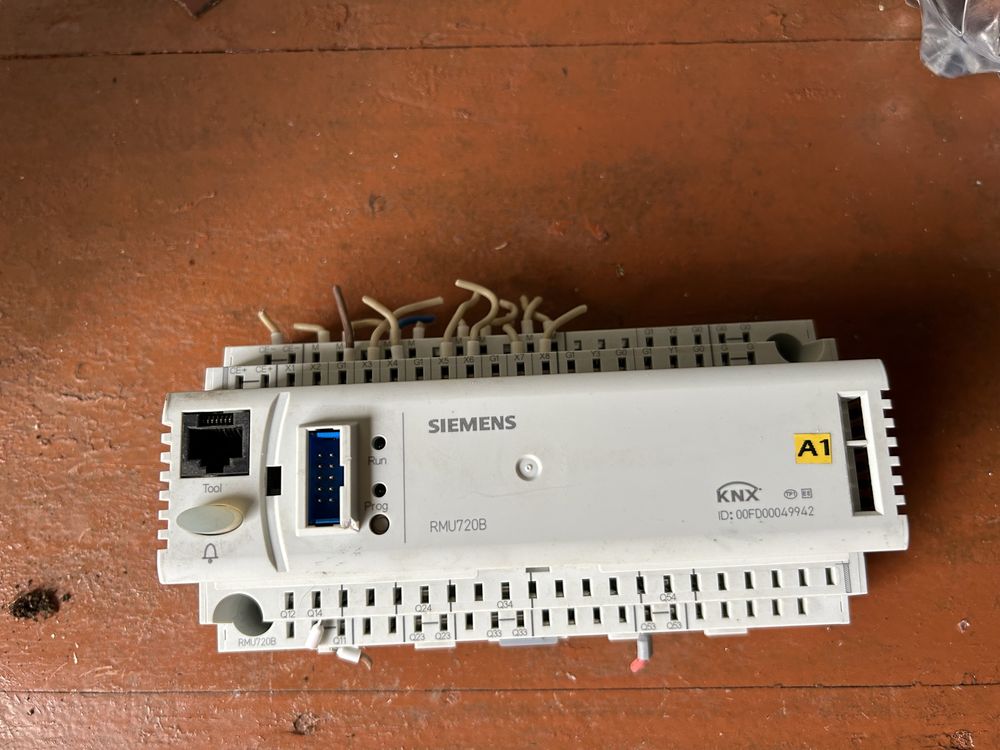 Контроллер систем вентиляции Siemens RMU720B