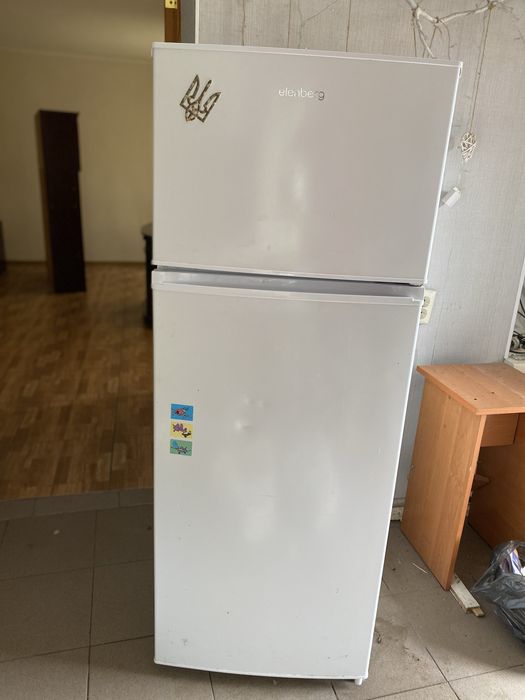 Холодильник 140см