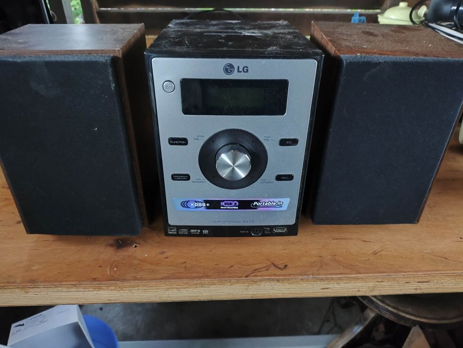 Wieża audio LG XA14-D0U