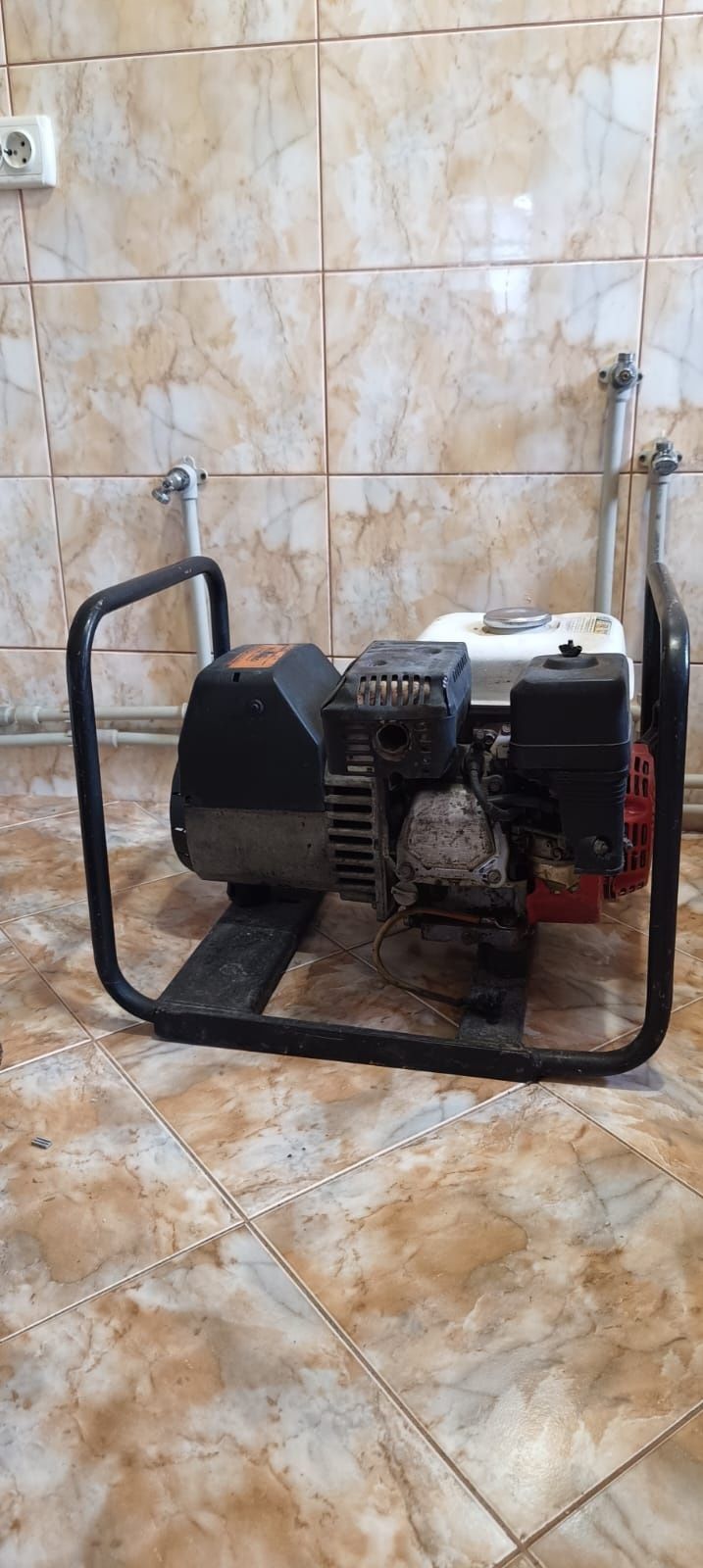 Продам генератор хонда Honda