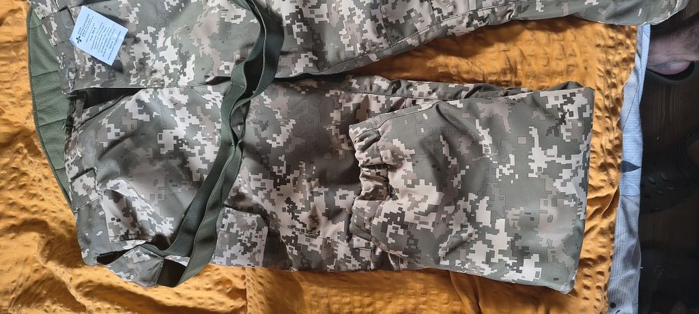 Продам штаны зимние ветрозащитные пиксель