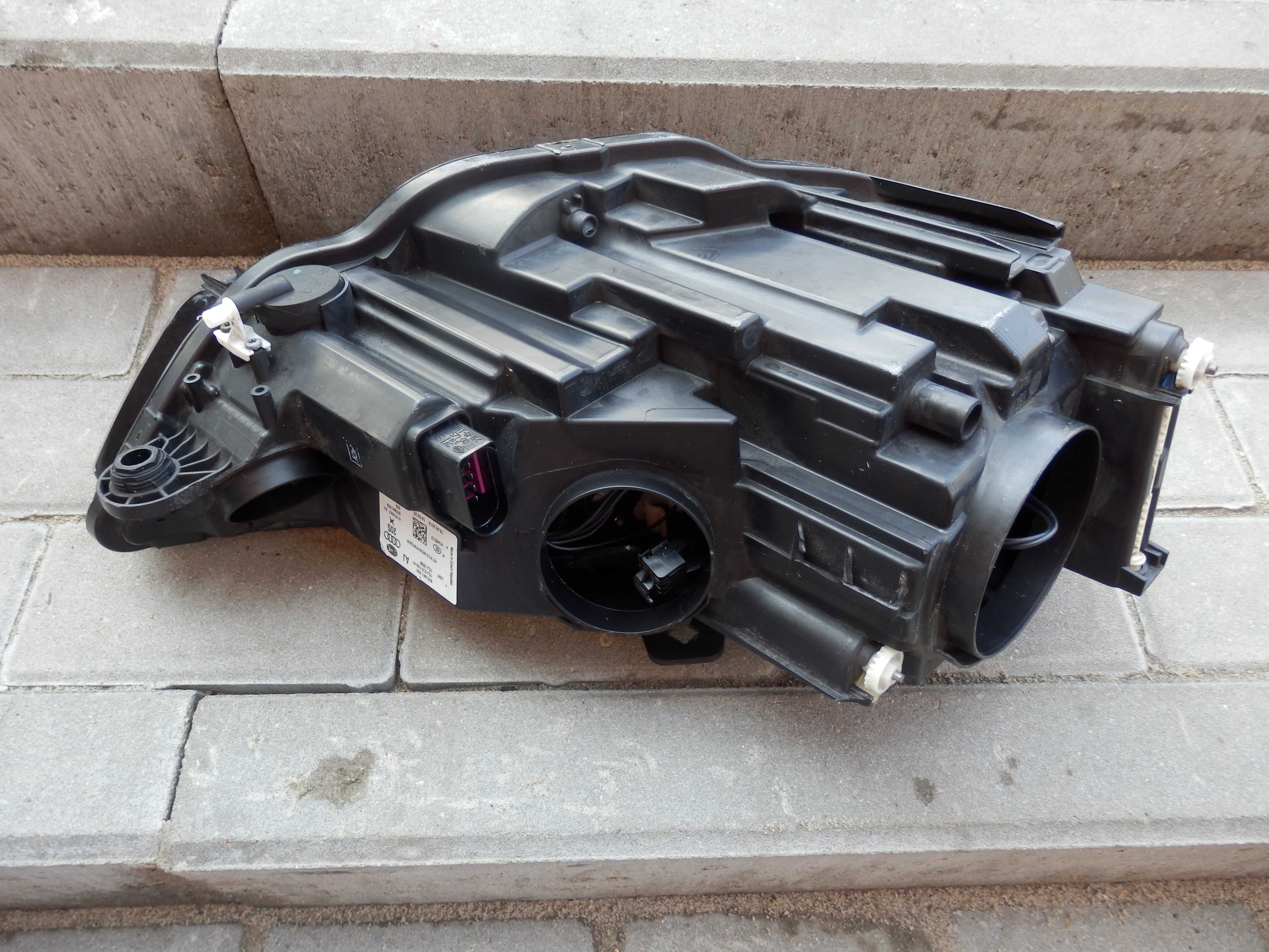 Audi A3 8V Lampa Lewa Przód Zwykła H7 H15  EU