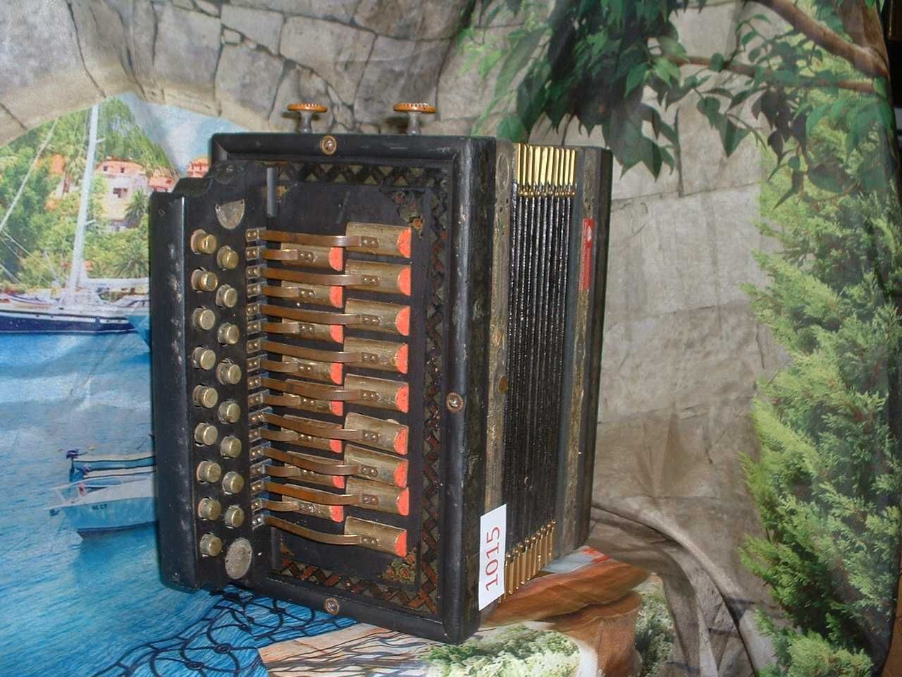 Concertina para venda N, 915