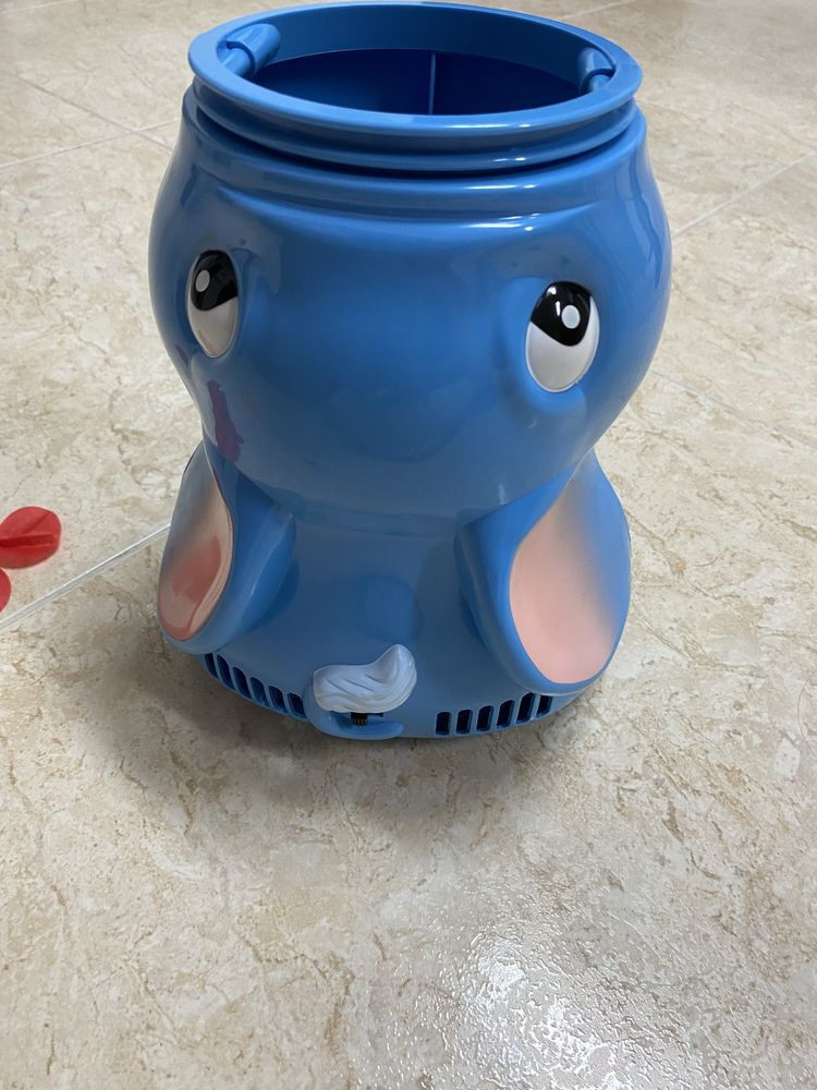 Brinquedo em otimo estado (inclui pilhas)