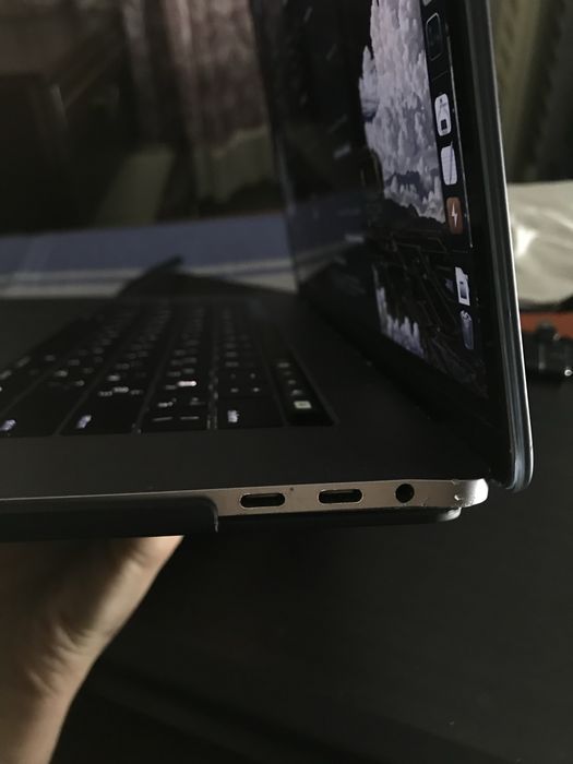 Ноутбук Macbook Pro 15 2017 16/256 з touchbar