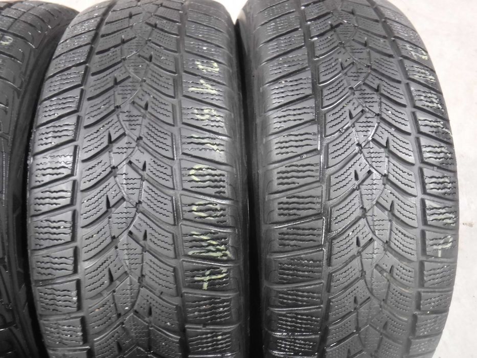 4xOpony 215/60/R17 Zimowe Goodyear Ultra Grip SUV 6mm