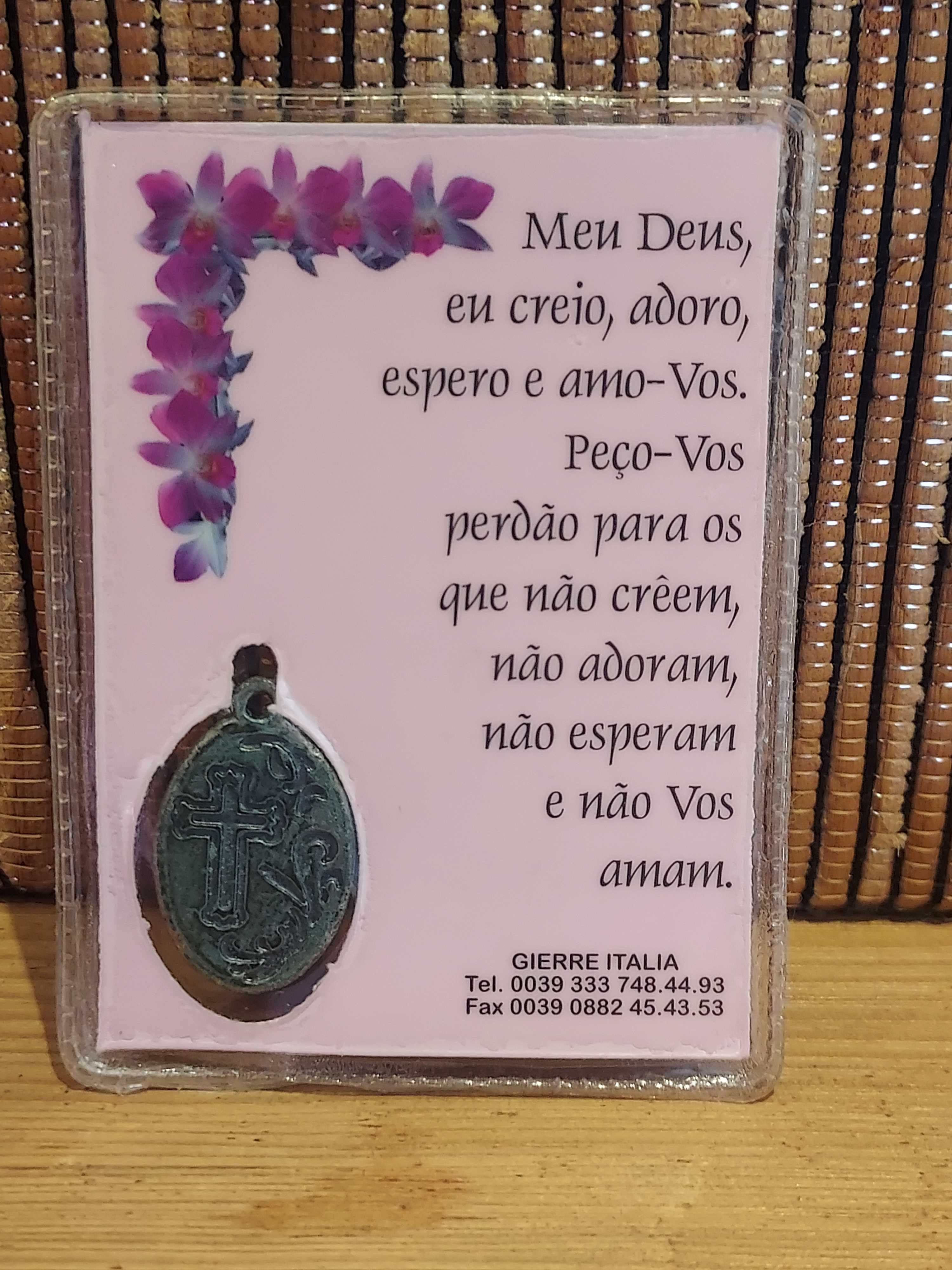 Pagela com pendente de Nossa Senhora de Fátima