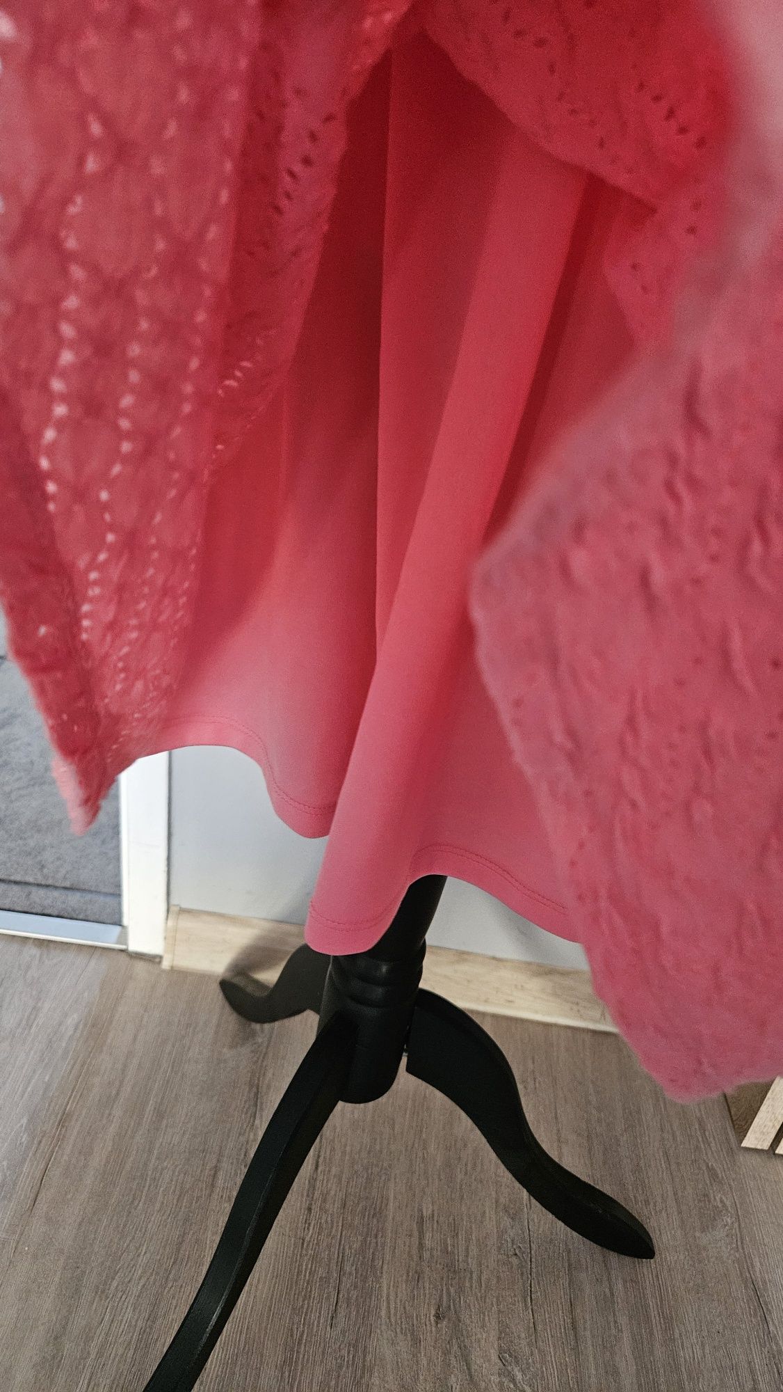 Letnia sukienka rozkloszowana jak nowa