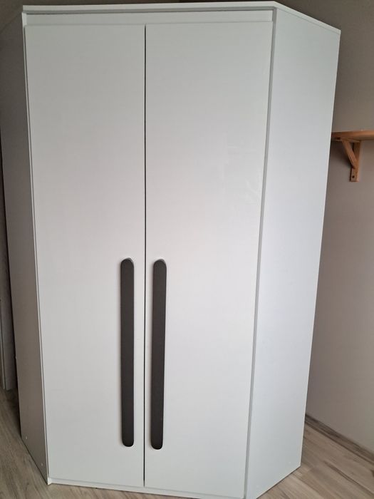 Biała szafa narożna połysk