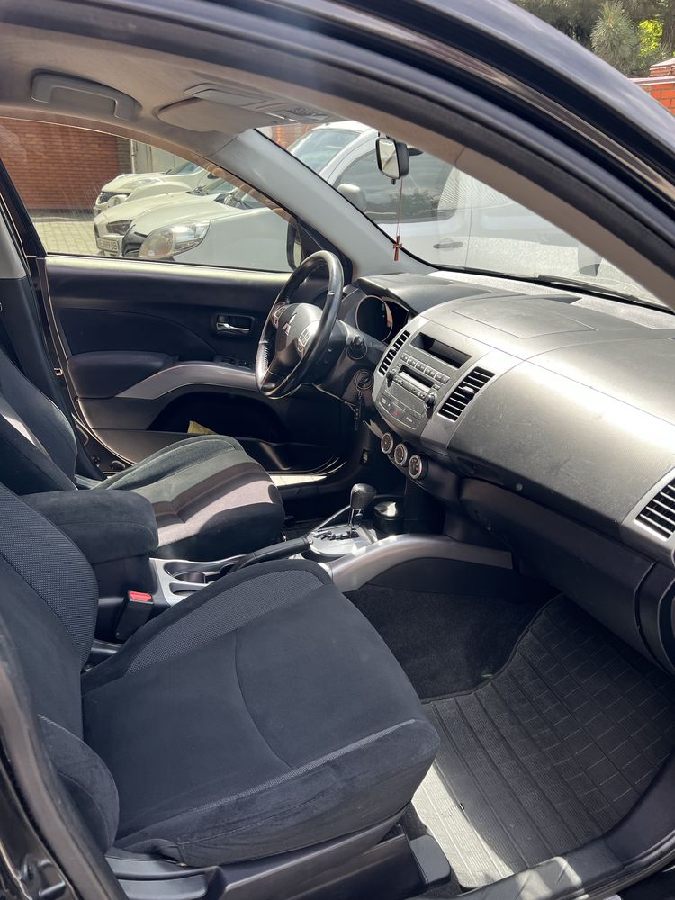 Mitsubishi Outlander XL