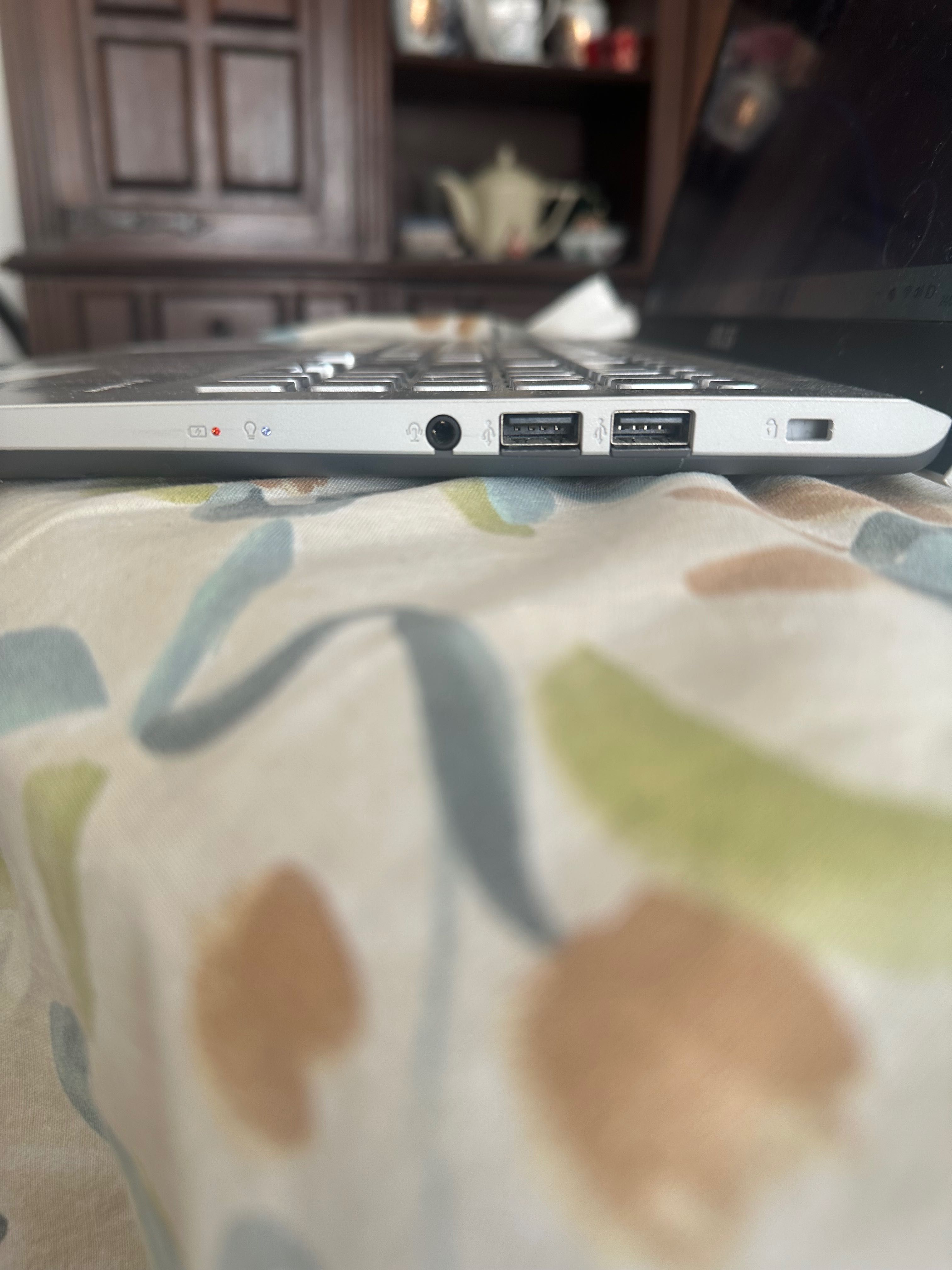Asus F515F i3 | 8GB RAM | SSD 256GB | Excelente Estado | 380€