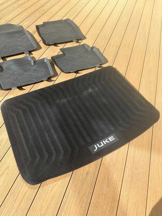 Tapetes borracha Nissan Juke originais (interiores + bagageira)