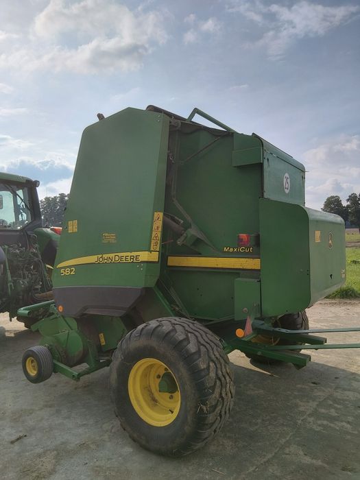 Witam.prasa John Deere 582 
Sprzedam prasę JD 582 MaxiCut z 2009r. Pie
